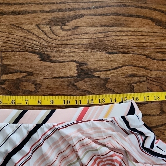 Pleated striped skirt - Picture 3 of 6